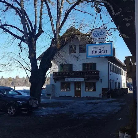 Aujaeger Hotel *