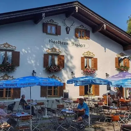 Aujäger Hotel *
