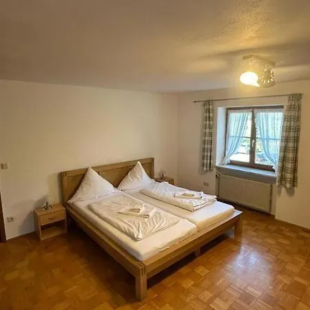Aujaeger Hotel *