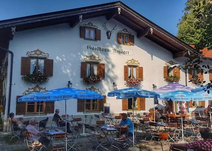 Aujäger Hotel *